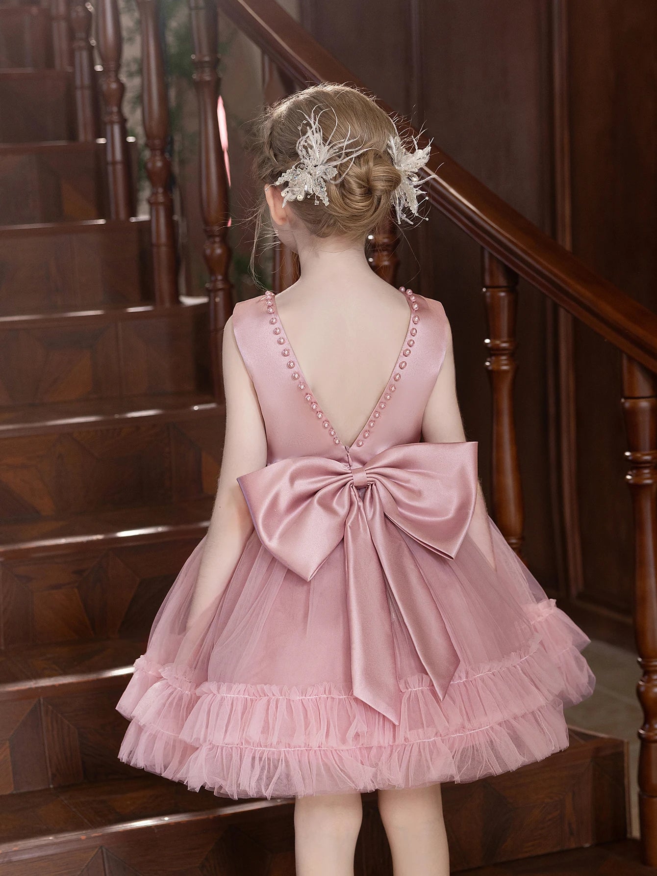Pink Cake-themed Dress for Girls Featuring a Short Skirt with Large Bow Pompon Gauze for Birthday Party